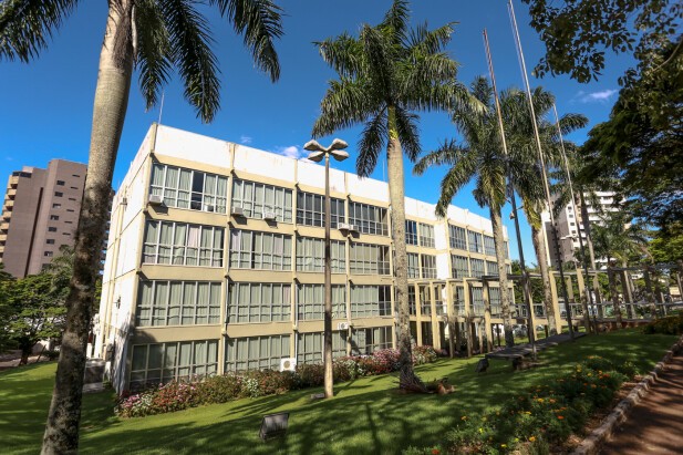 Prefeitura de Umuarama realiza concurso para preenchimento de 40 vagas e cadastro de reserva