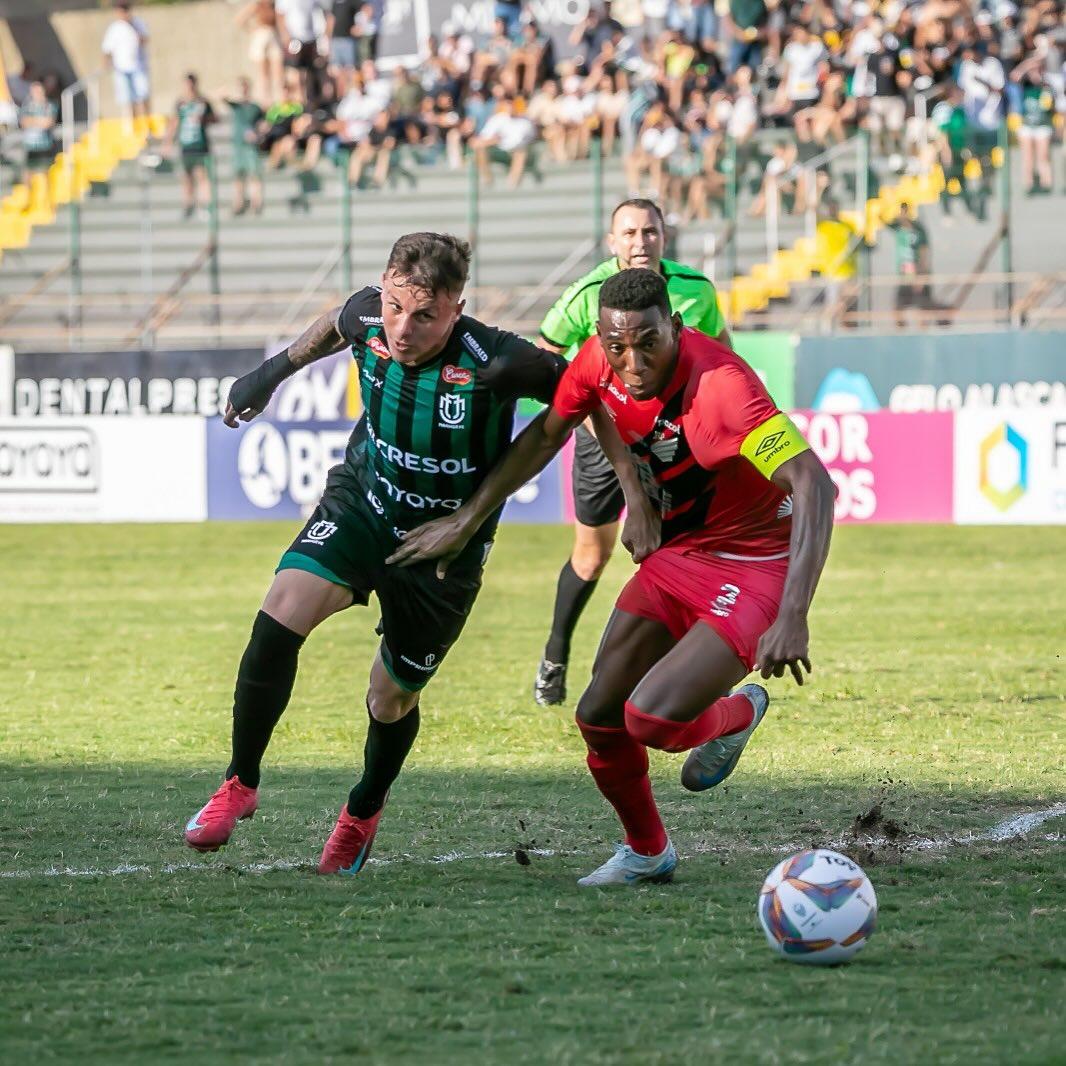Maringá empata com o Athletico no jogo de ida da semifinal