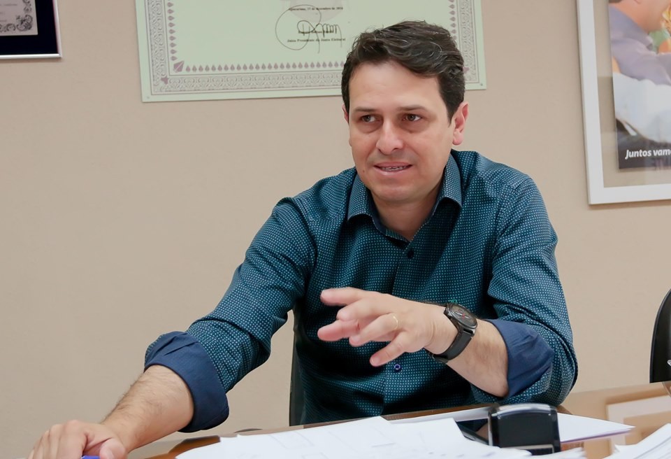 Prefeito de Apucarana tem o celular clonado