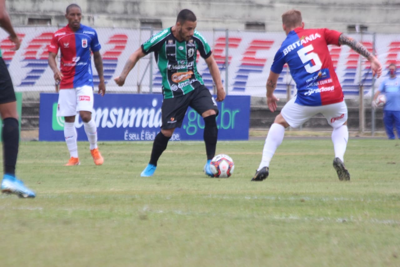 Maringá FC e Paraná Clube empatam em 2 a 2