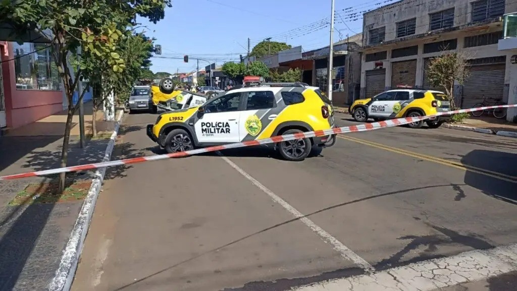 Viatura da PM se envolve em acidente de trânsito em Mandaguari