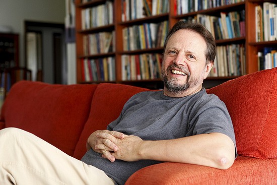 Cristovão Tezza apresenta a situação brasileira em ‘A tirania do amor’