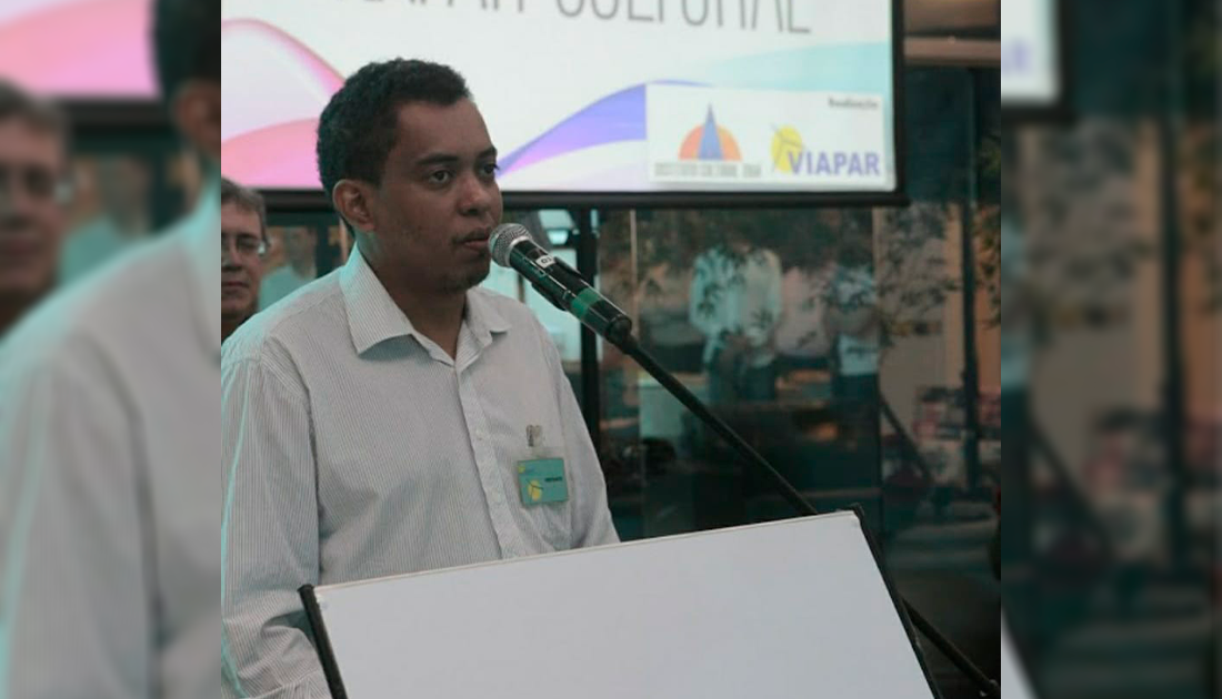 Cantor e produtor cultural Sóstenes Pereira morre de Covid-19