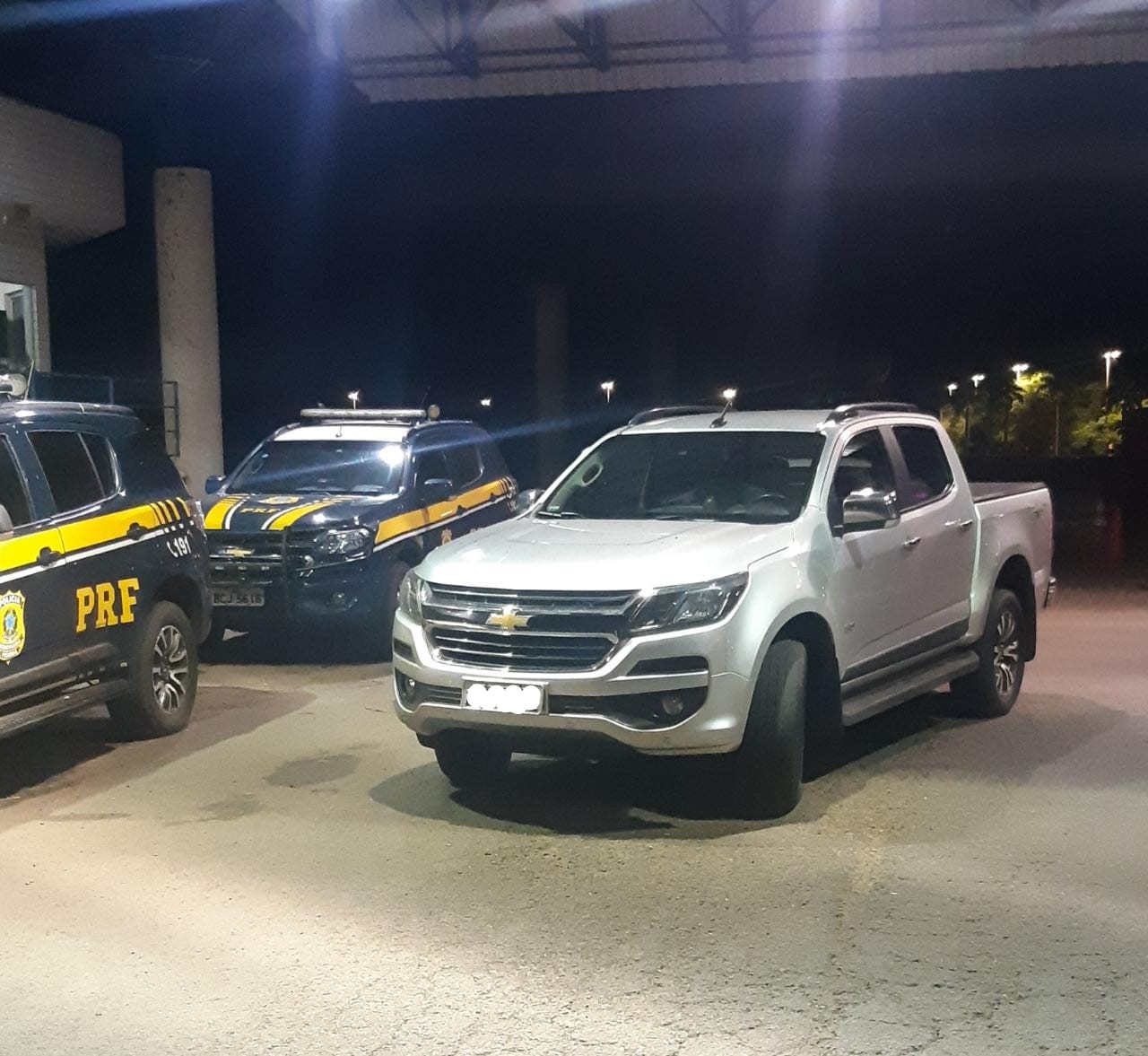 Caminhonete roubada em Paraíso do Norte é recuperada pela PRF em Guaíra