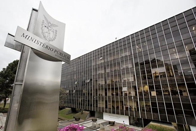 Ministério Público denuncia mulher acusada de torturar a própria mãe