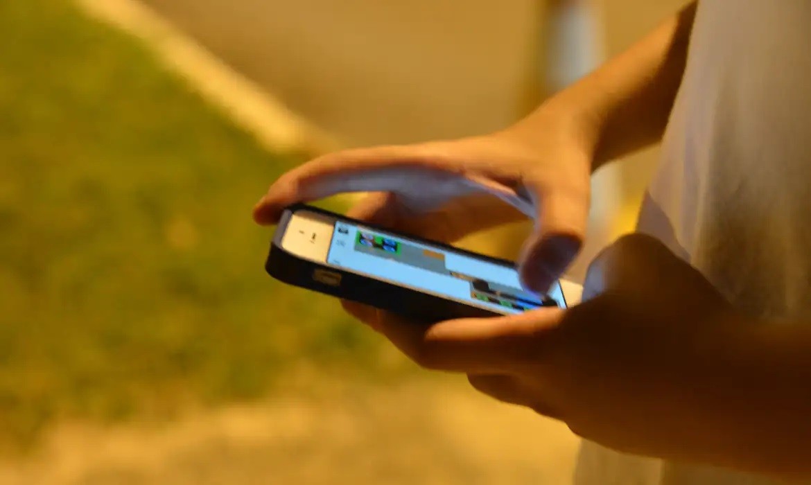 Saiba como tirar as crianças da frente das telas