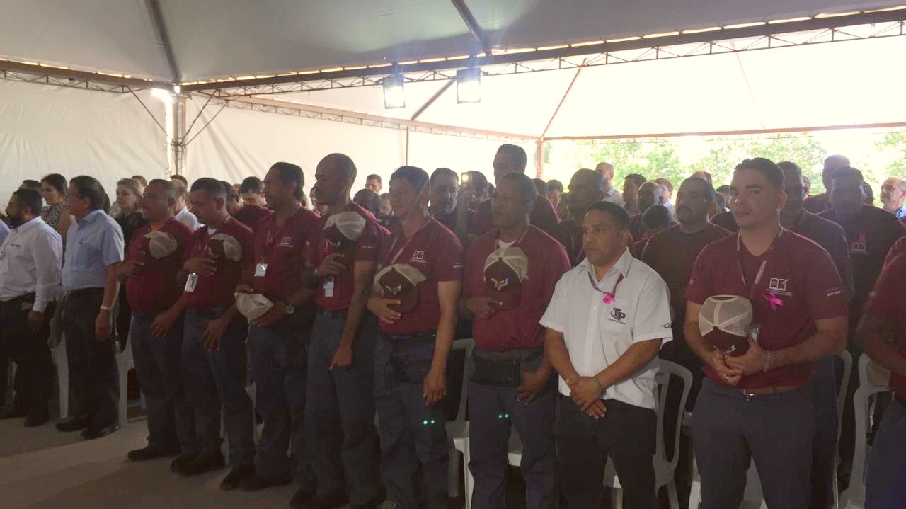 Venezuelanos concluem treinamento para trabalhar em empresa de transporte