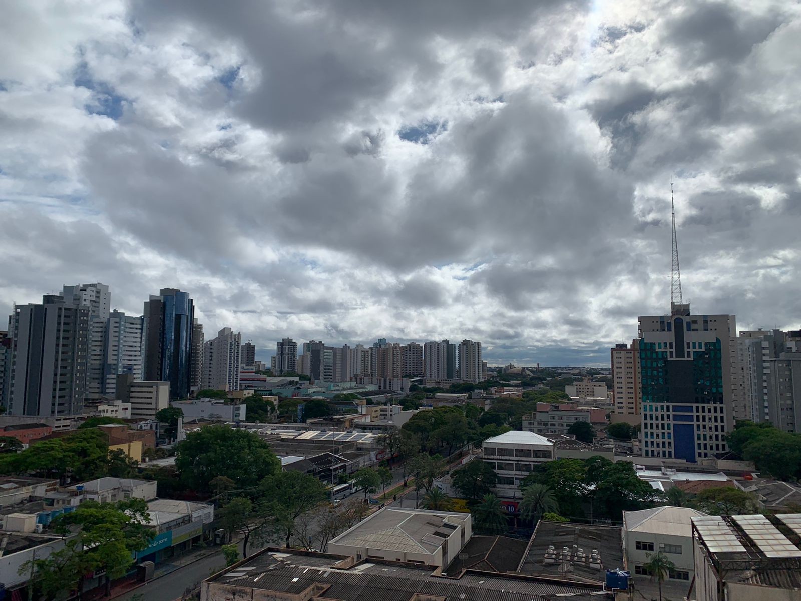 Maringá amanhece gelada; e pode esfriar mais neste feriado (2)