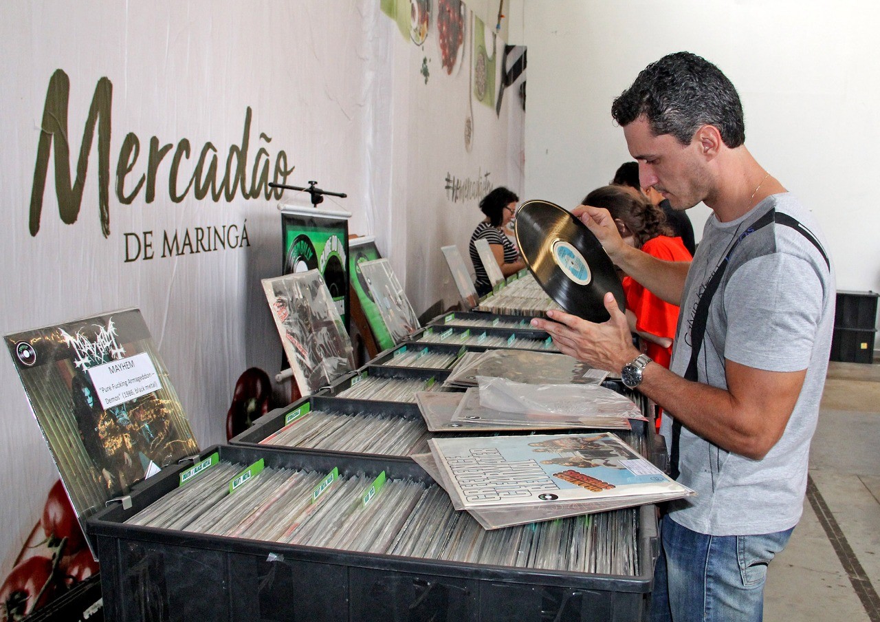 Clube do Vinil de Maringá volta ao Mercadão Municipal no próximo sábado (9)