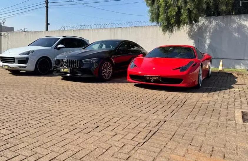 Justiça autoriza devolução de carros de luxo apreendidos de secretário da Fazenda