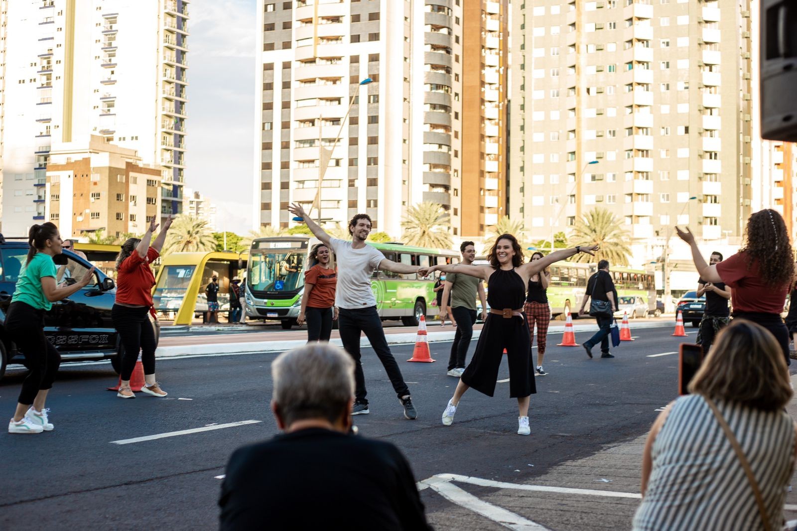 Projeto vai levar dança de salão a pontos turísticos de Maringá