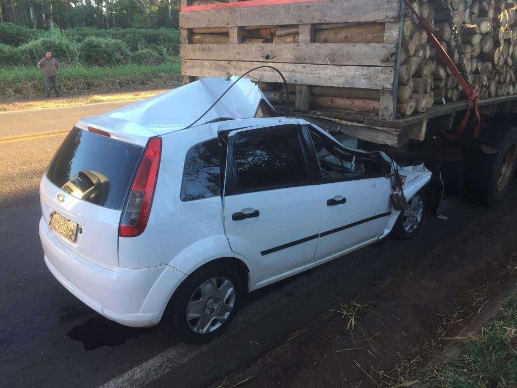 Mulher morre em acidente na PR-323