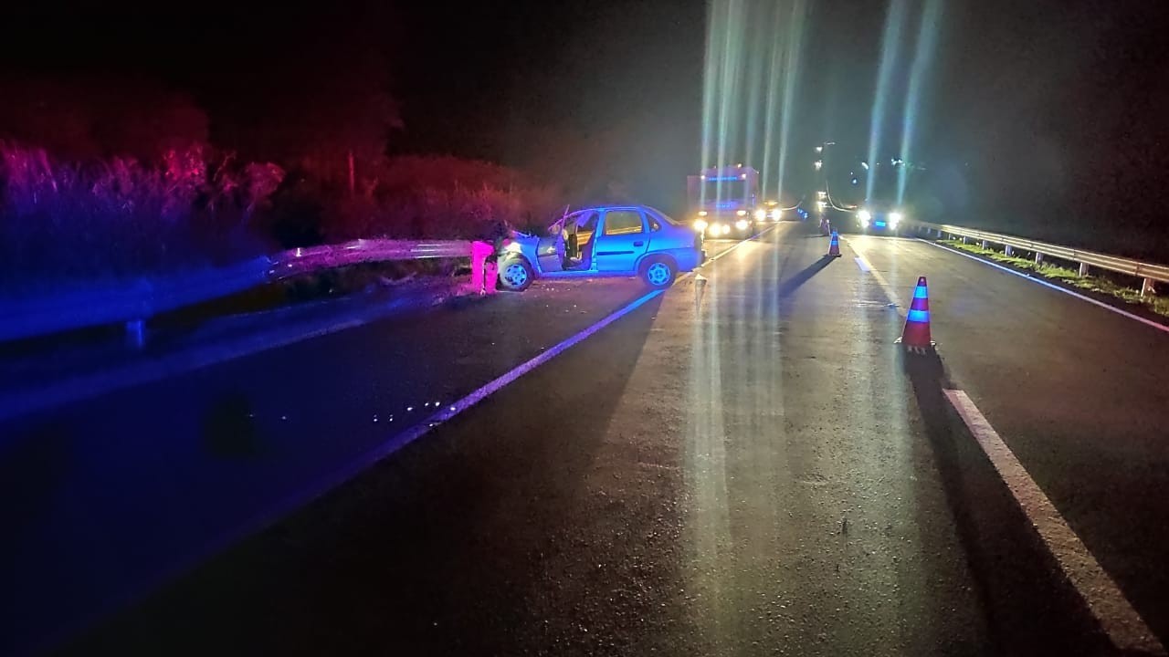 Motocicleta é atingida por carro na BR-376 e ocupante da moto morre