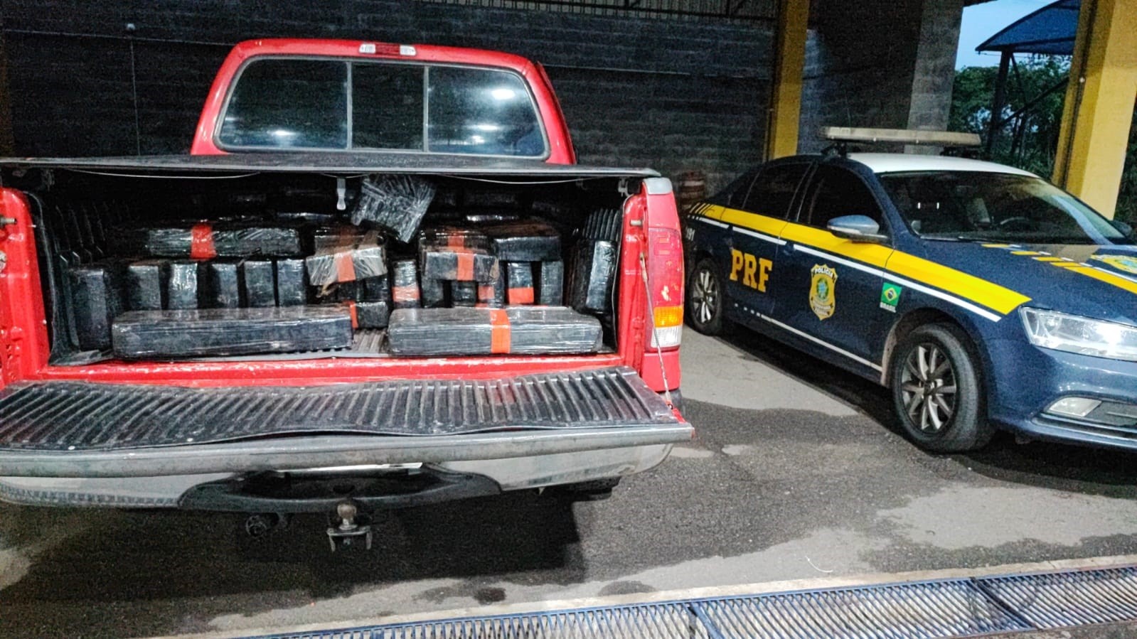 PRF apreende quase uma tonelada de drogas e armas nesse fim de semana