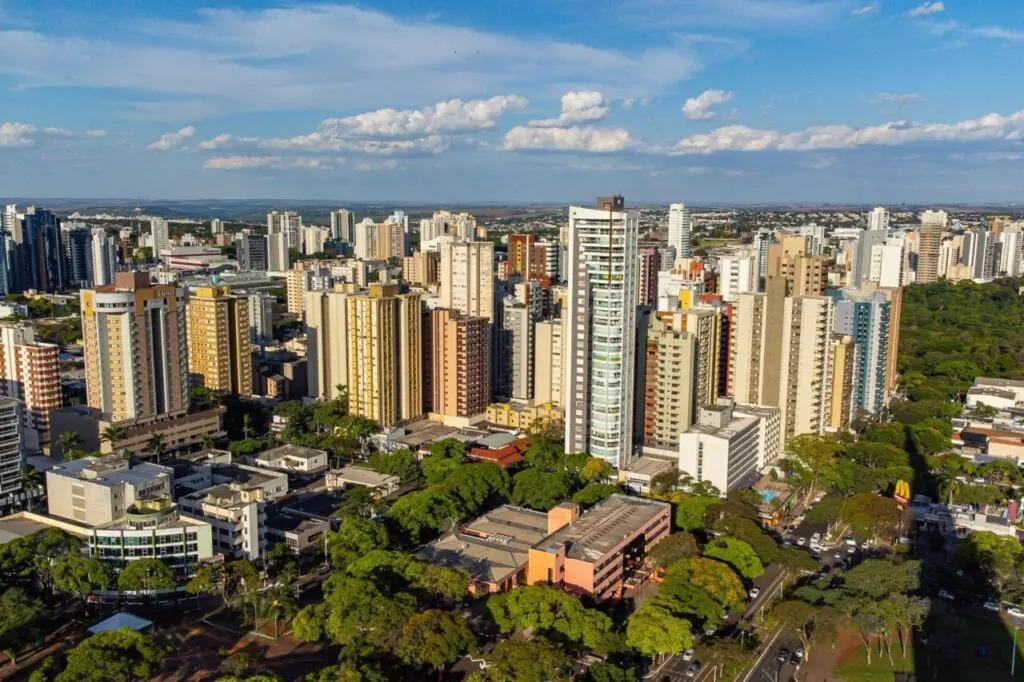 Veja o que abre e fecha no feriado em Maringá