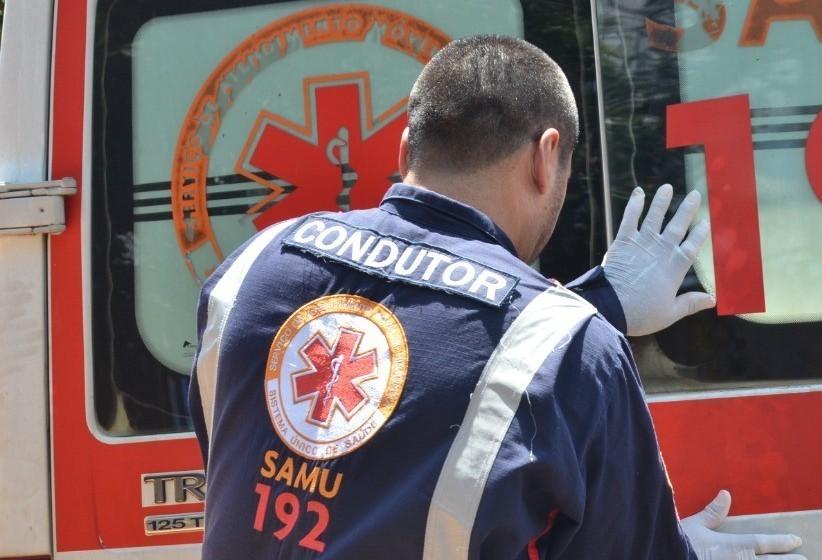 Adolecente é detido após esfaquear pai para proteger a mãe