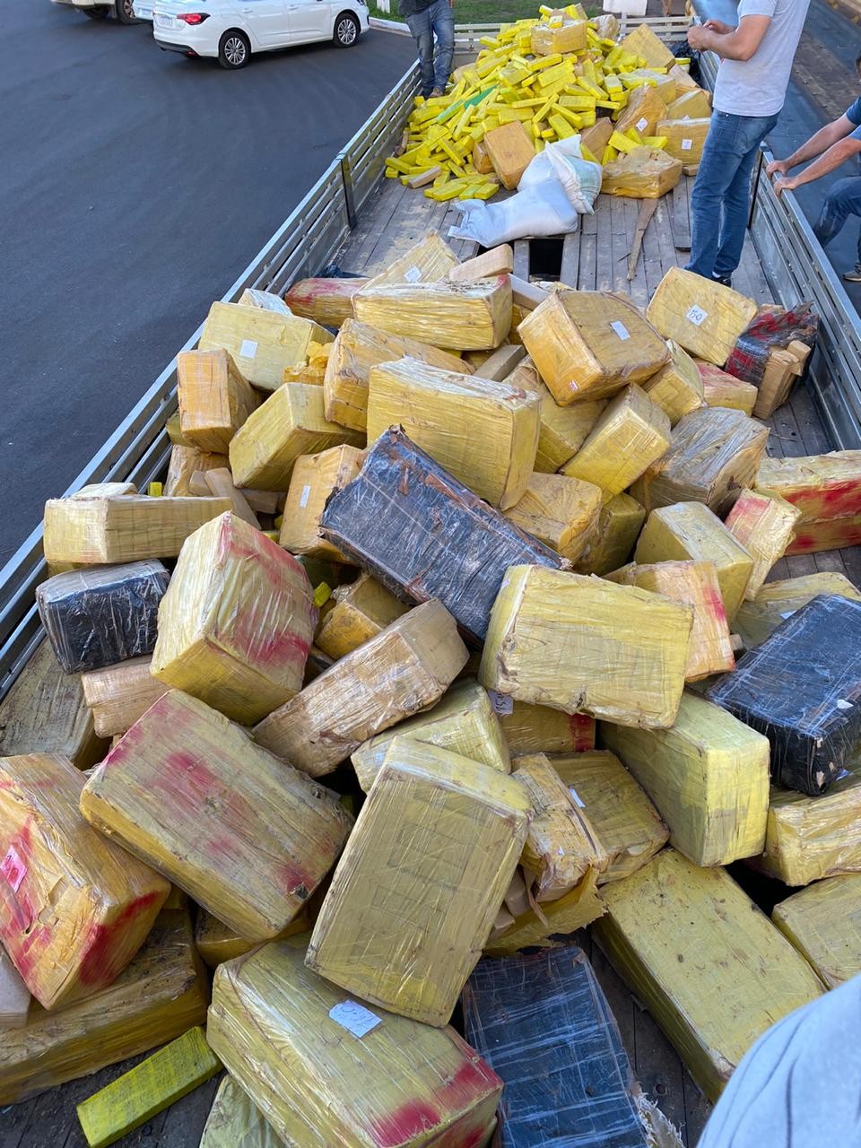 Video: Denarc de Maringá apreende 3 toneladas de drogas