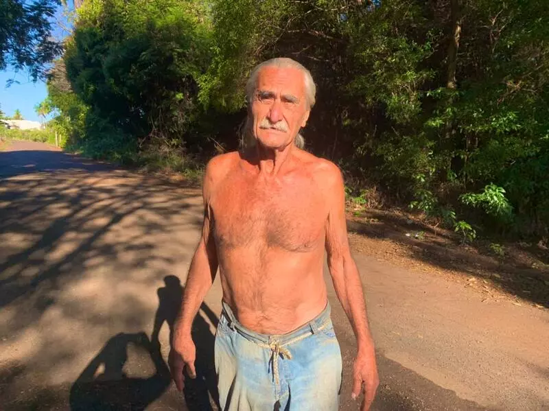 Paranaense ignora semana mais fria do ano e diz não usar camisa há décadas