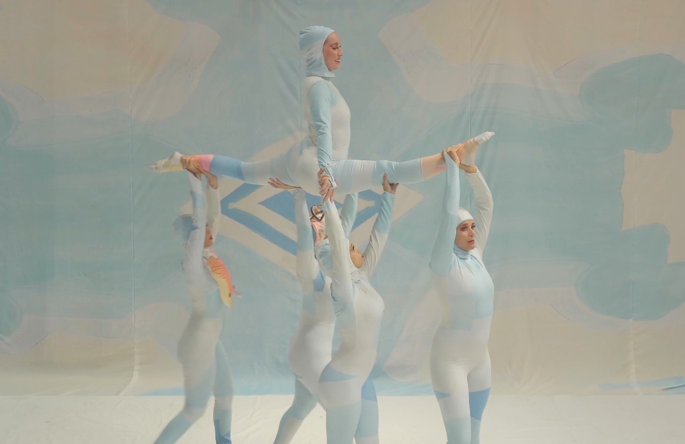 Espetáculo de dança ‘Passagens’ presta homenagem a artistas visuais