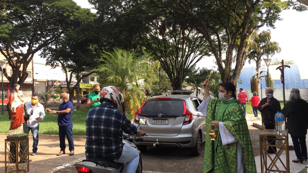 Mesmo na pandemia, motoristas recebem benção de padroeiro