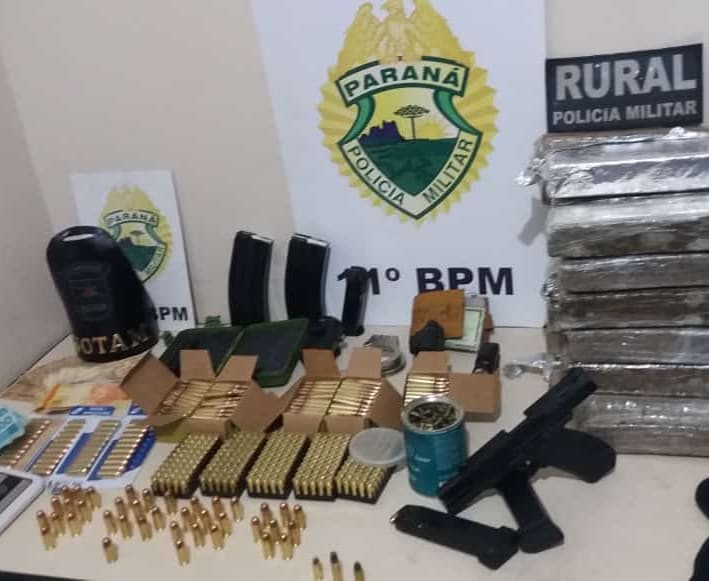 Polícia apreende arsenal de munições, drogas e carregadores de fuzil em assentamento