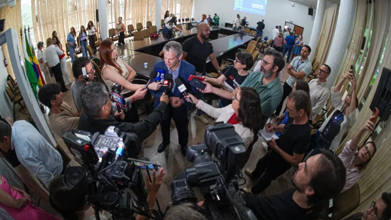 Saiba quais foram as 12 perguntas feitas pela imprensa ao Silvio Barros e o que ele respondeu