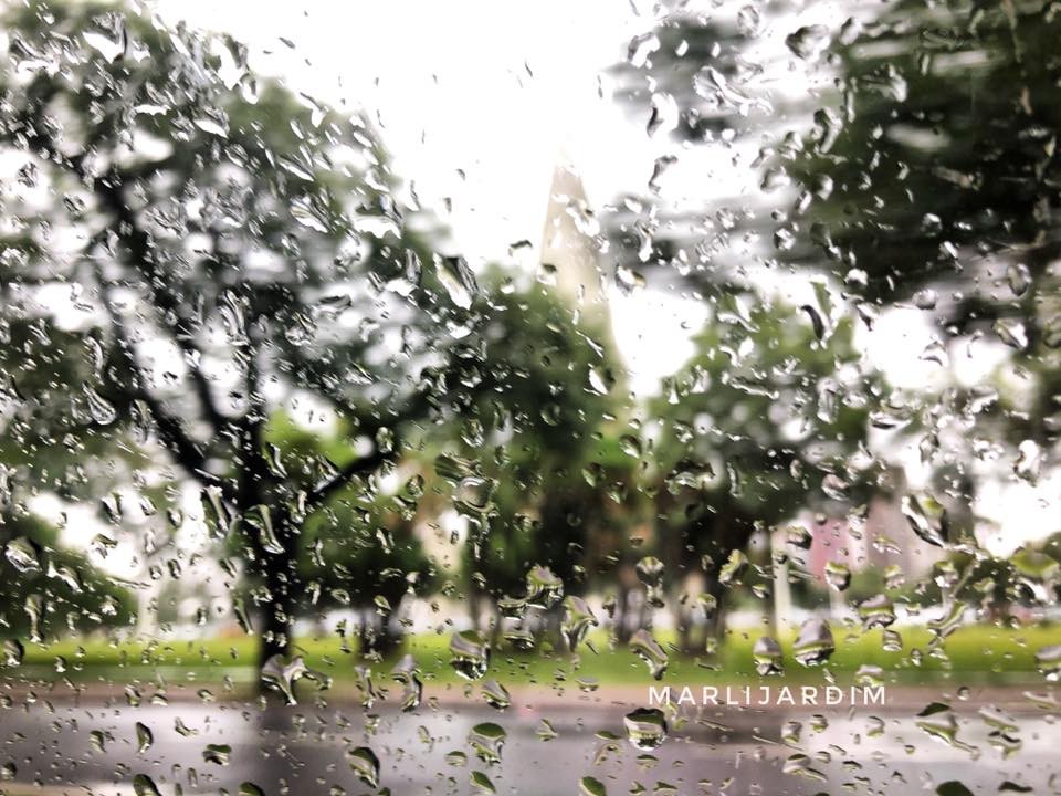 Inmet emite alerta laranja para tempestades no Paraná e já chove em várias cidades; veja a previsão para Maringá