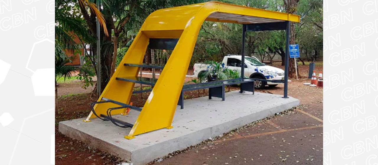 Vereador cobra manutenção e padronização de pontos de ônibus em Maringá