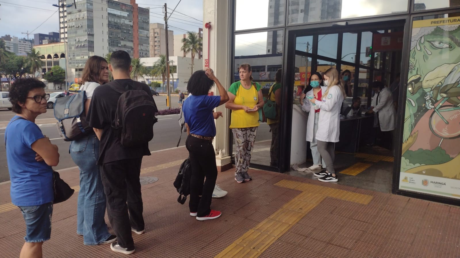 Maringá faz mutirão de vacinação contra Covid-19 no Terminal Urbano