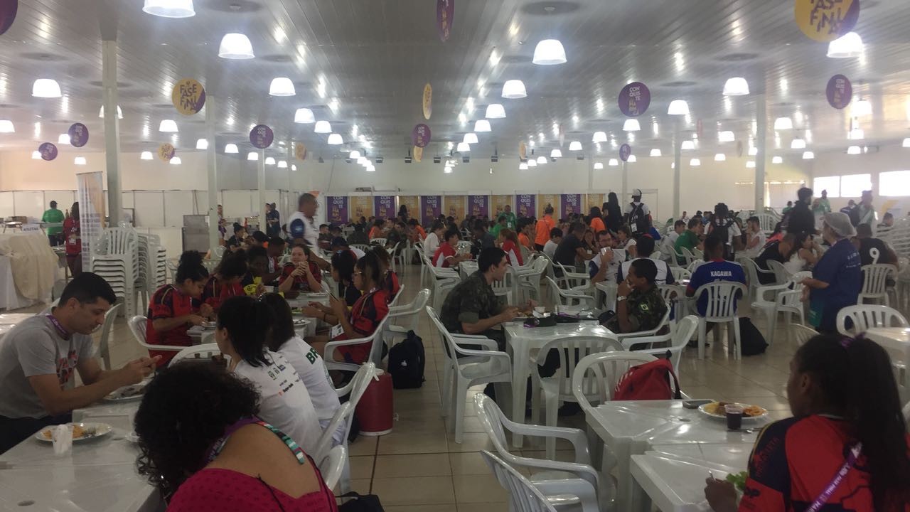 Você sabe quantas calorias em média um atleta consome por dia?