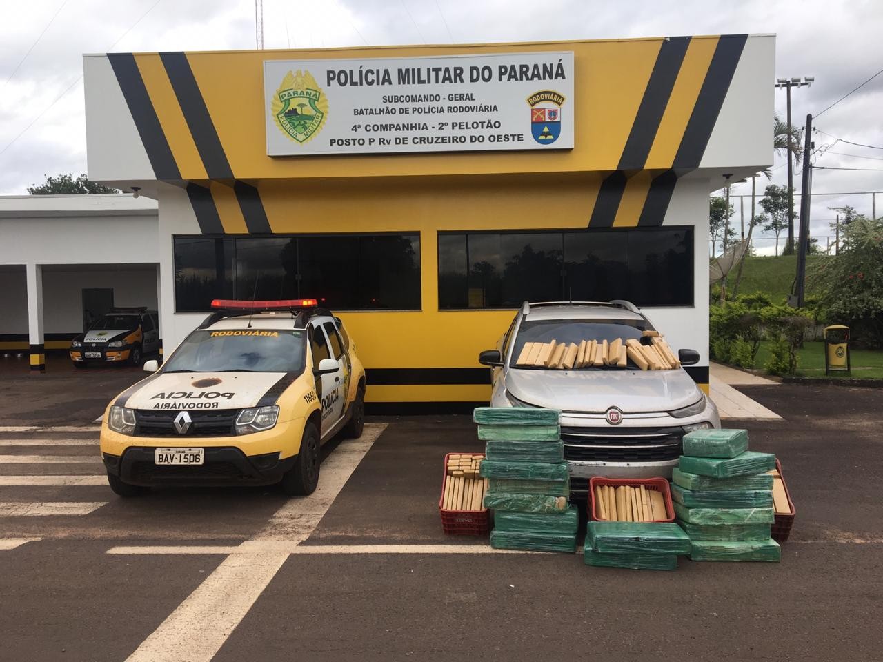 PRE apreende 390 quilos de maconha que seriam transportados para Maringá