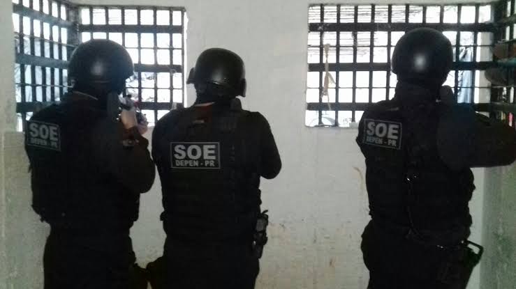 SOE, com apoio da PM, controla motim na cadeia de Cianorte