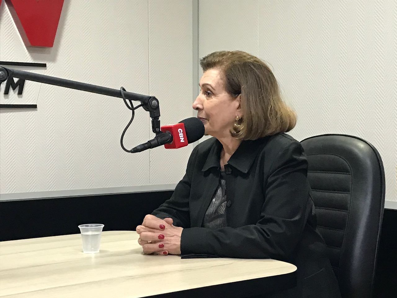 É preciso monitorar os filhos nas redes sociais, diz Cris Poli