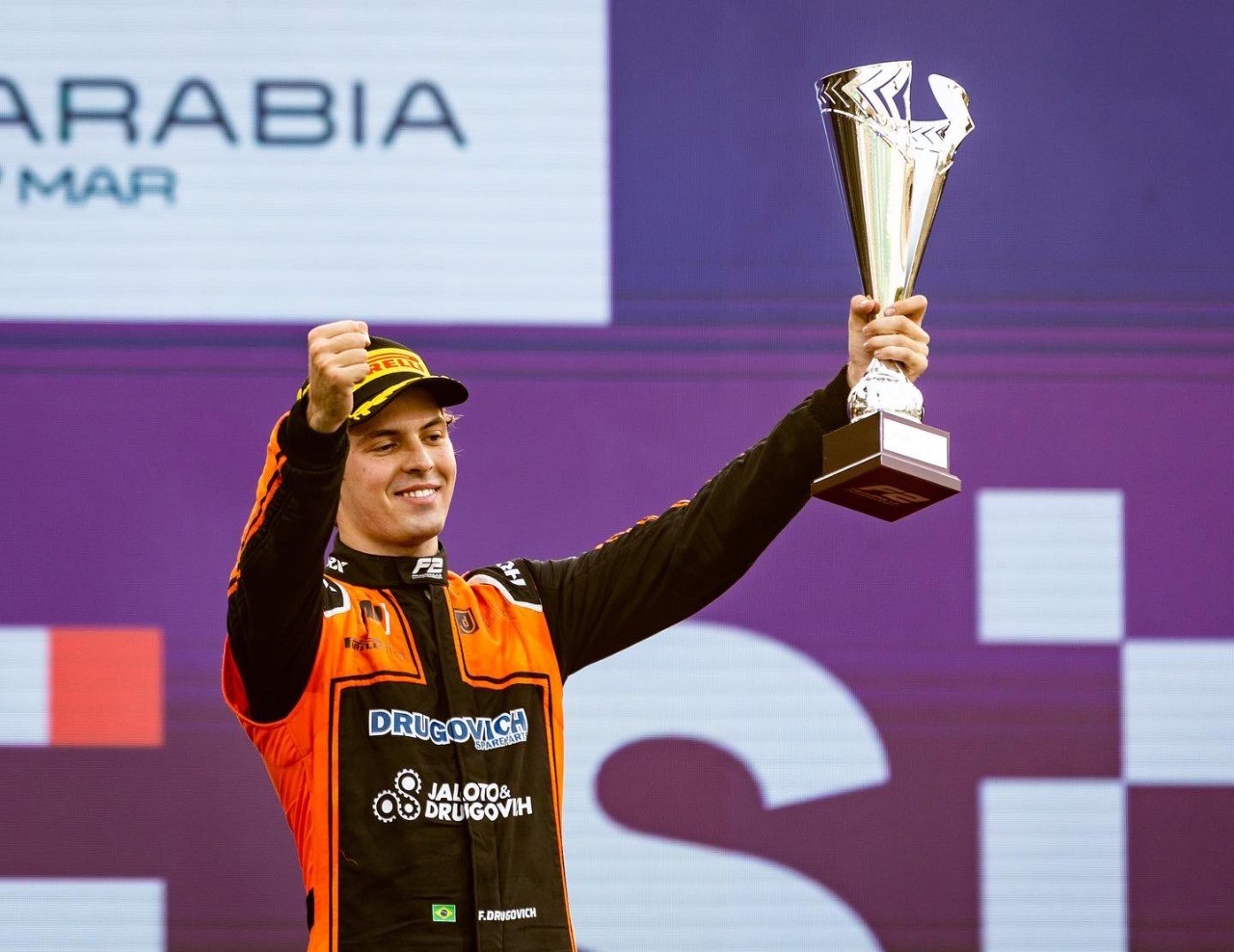 Piloto maringaense vence corrida principal do GP da Arábia Saudita e assume liderança do Mundial de Fórmula 2