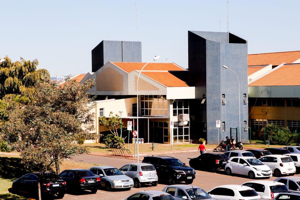 Gestores apontam questionamentos em visita técnica ao HM