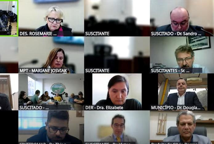 Acordo encerra greve de motoristas do transporte coletivo