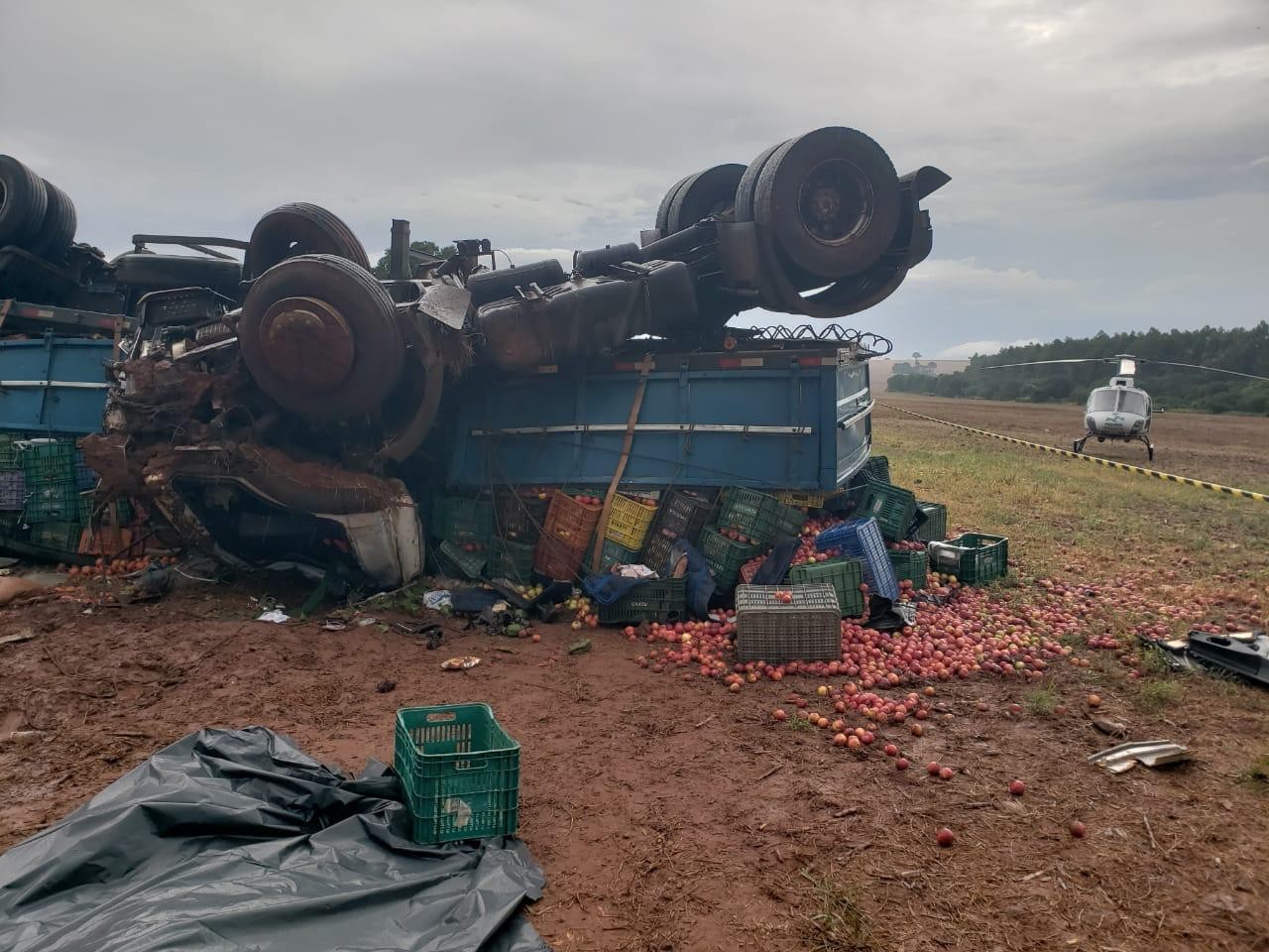 Motorista morre e criança fica gravemente ferida em acidente na PR-486