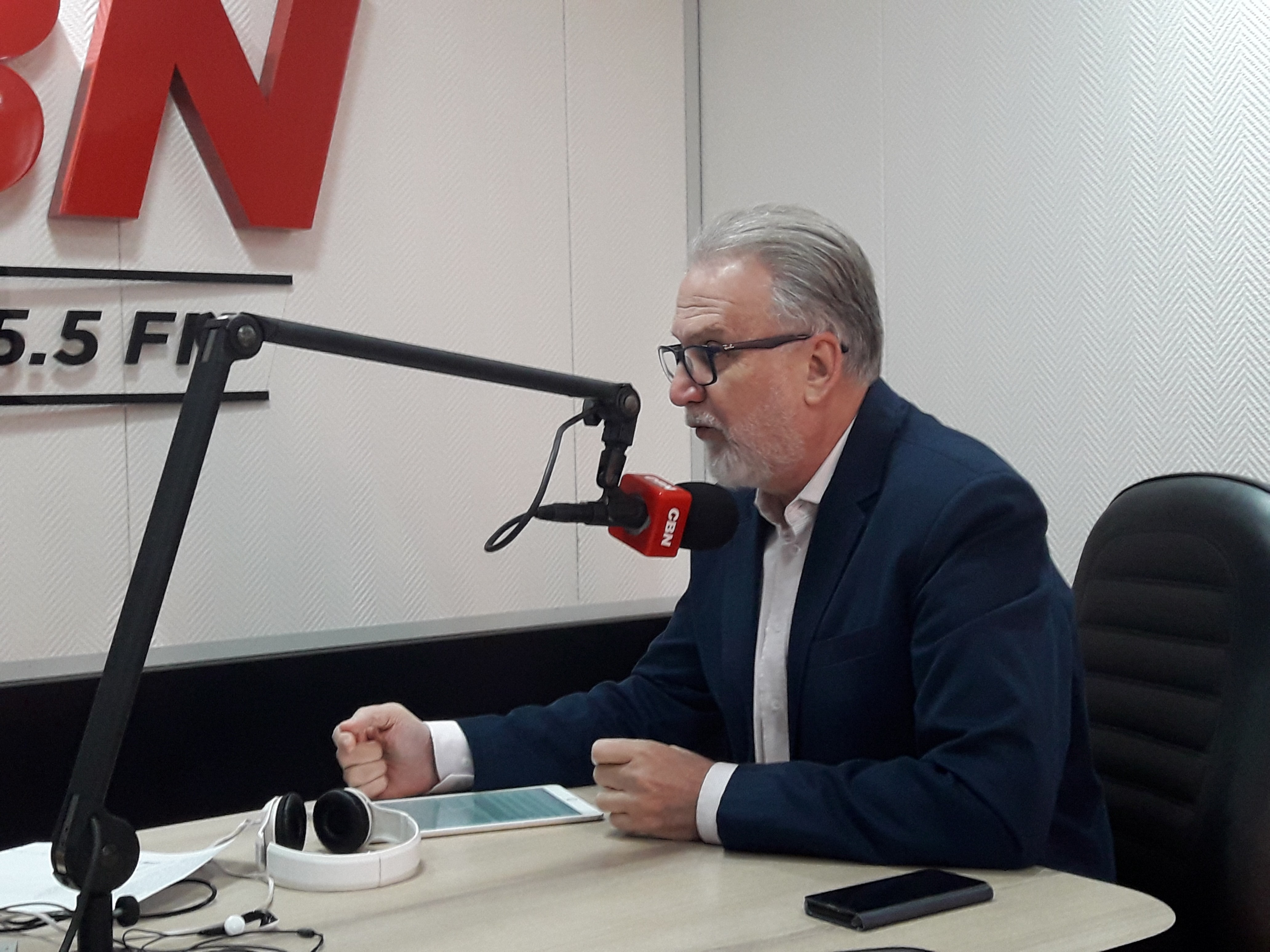 Menos gastos com propaganda