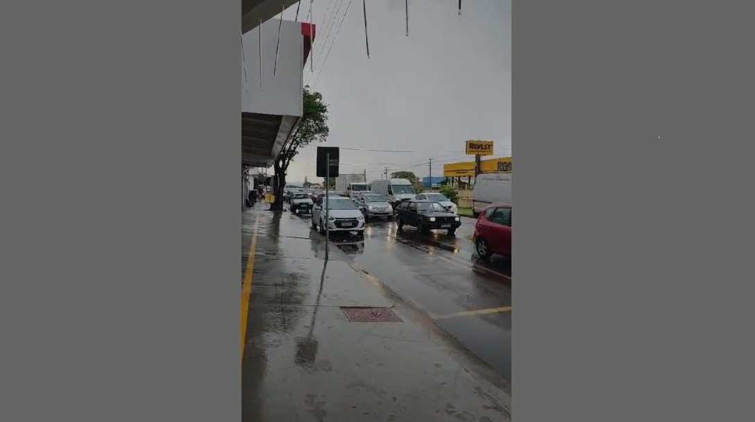 Pista de acesso da Avenida Colombo ao Contorno Sul está interditada
