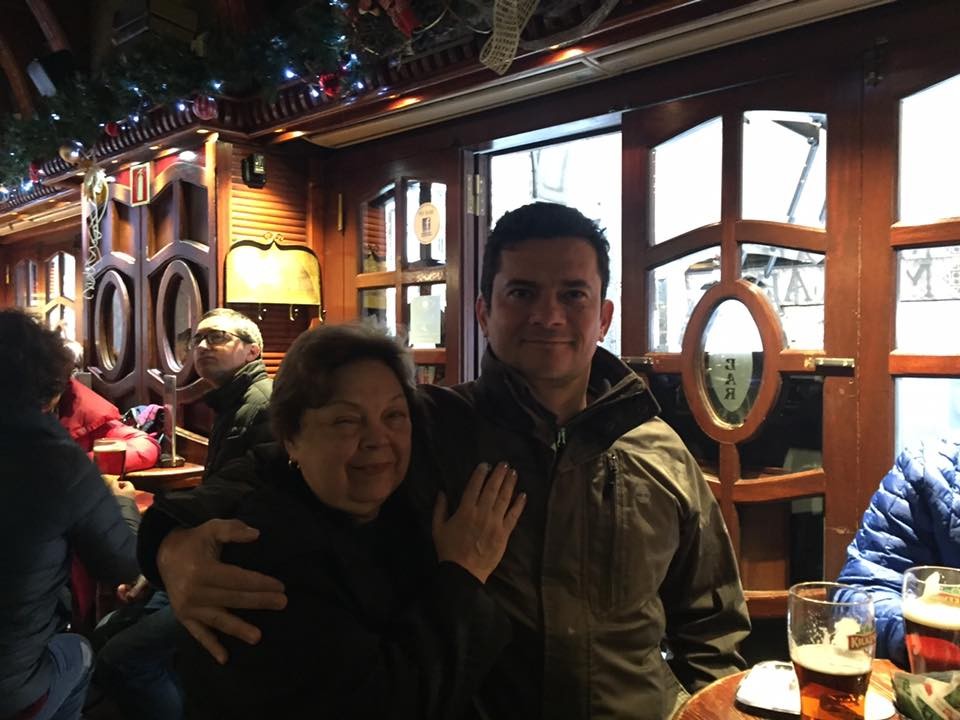 “Ele trocou a carreira de juiz por um ideal”, diz mãe de Sérgio Moro