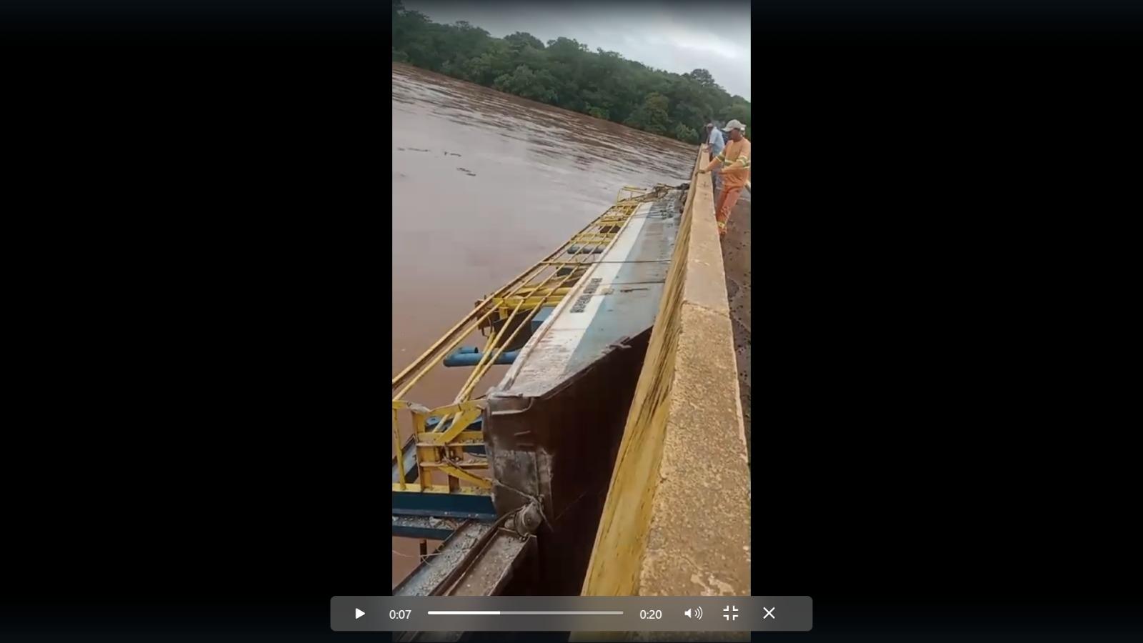 Ponte sobre Rio Ivaí em Floresta continua interditada