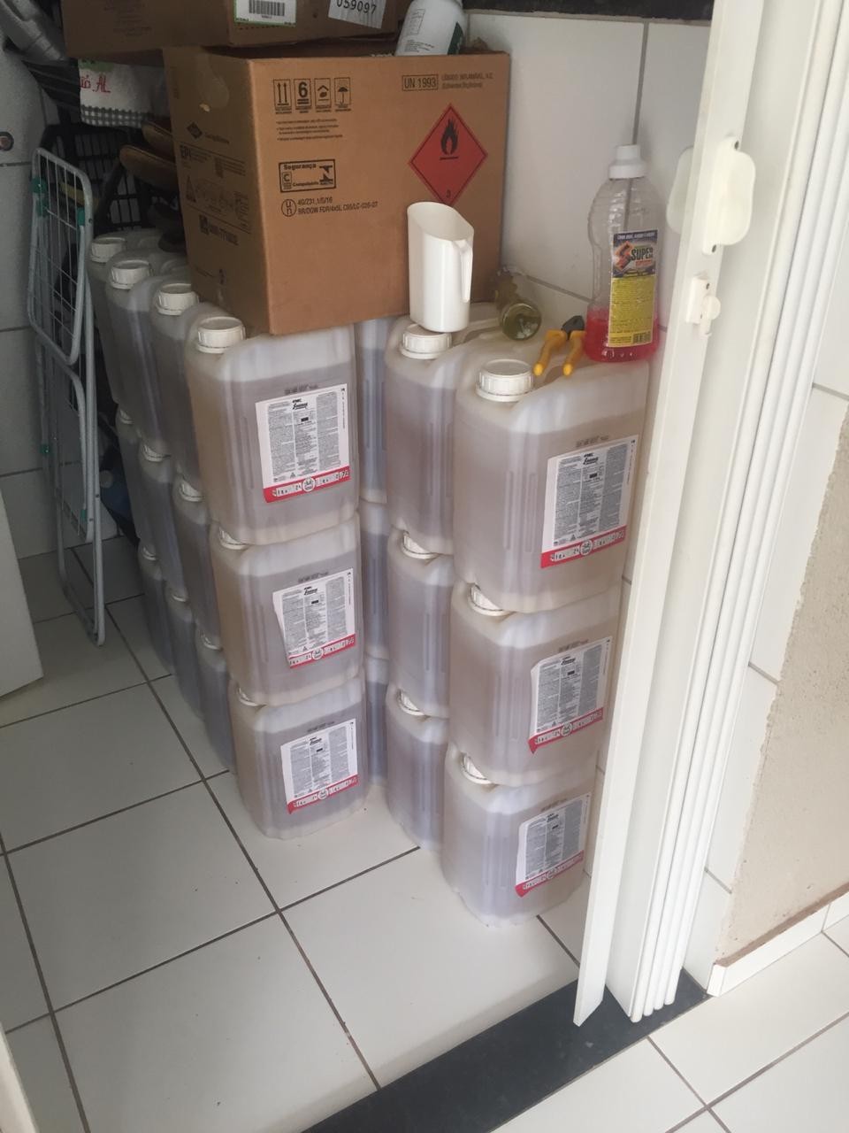 Força Verde apreende dez toneladas de agrotóxicos do Paraguai em propriedade rural