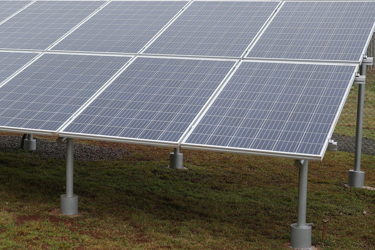 O movimento “Capacetes Amarelos” contra a taxação da energia solar