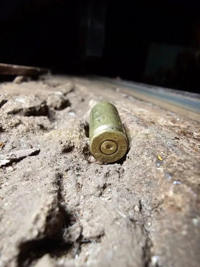 Homens encapuzados invadem festa em chácara e atiram em adolescentes