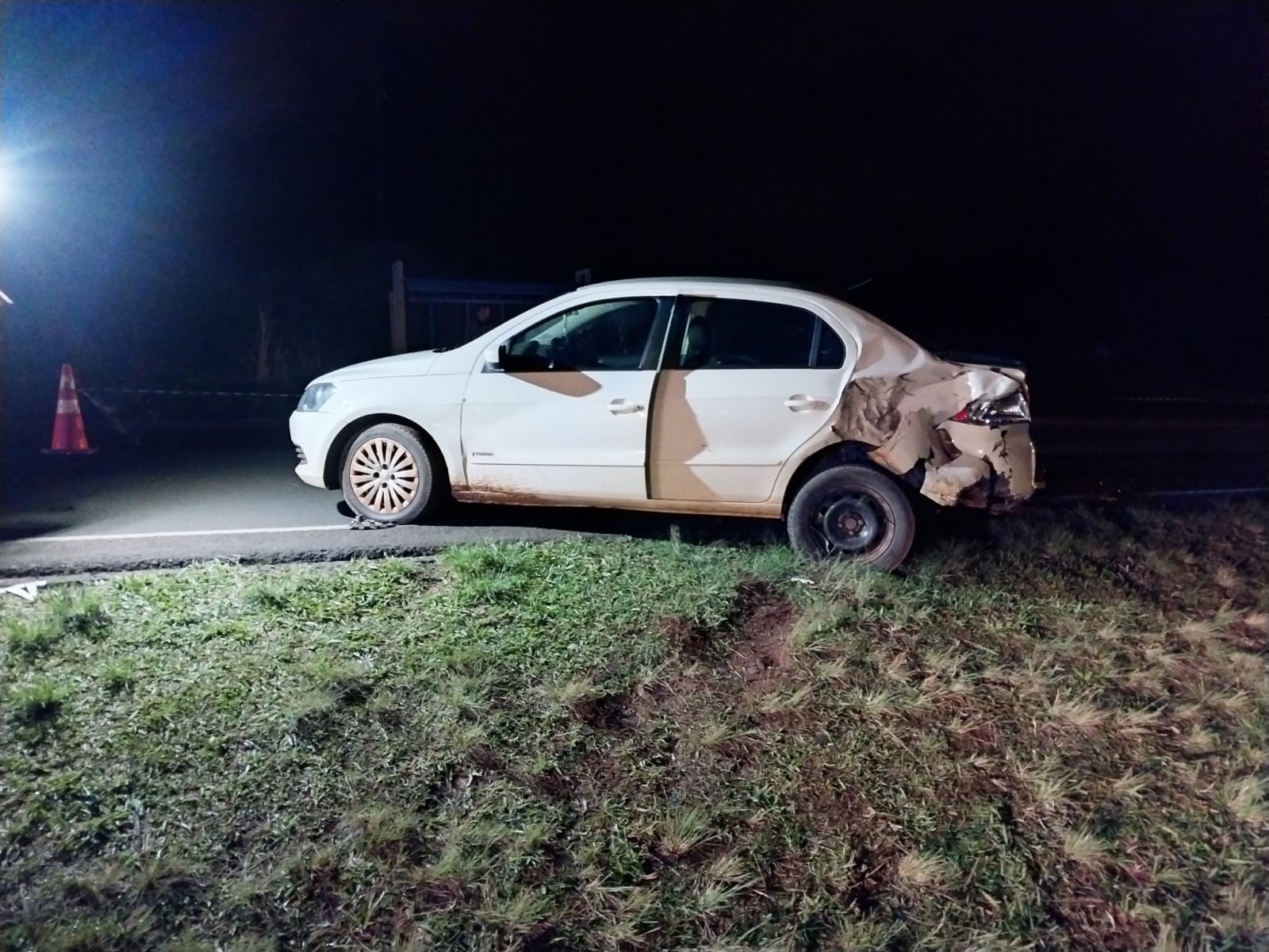 Carro envolvido no acidente | Foto: GMC Online