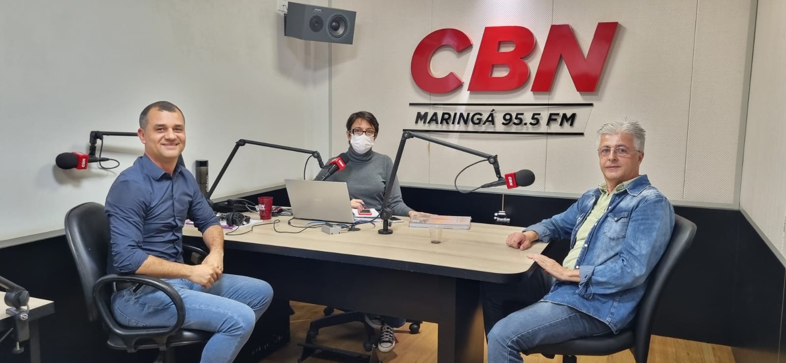 Livro conta a história da construção da Catedral de Maringá