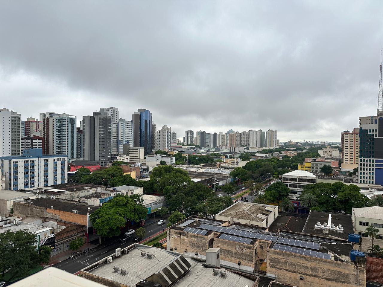 Previsão indica tempo chuvoso para esta terça-feira (3), em Maringá