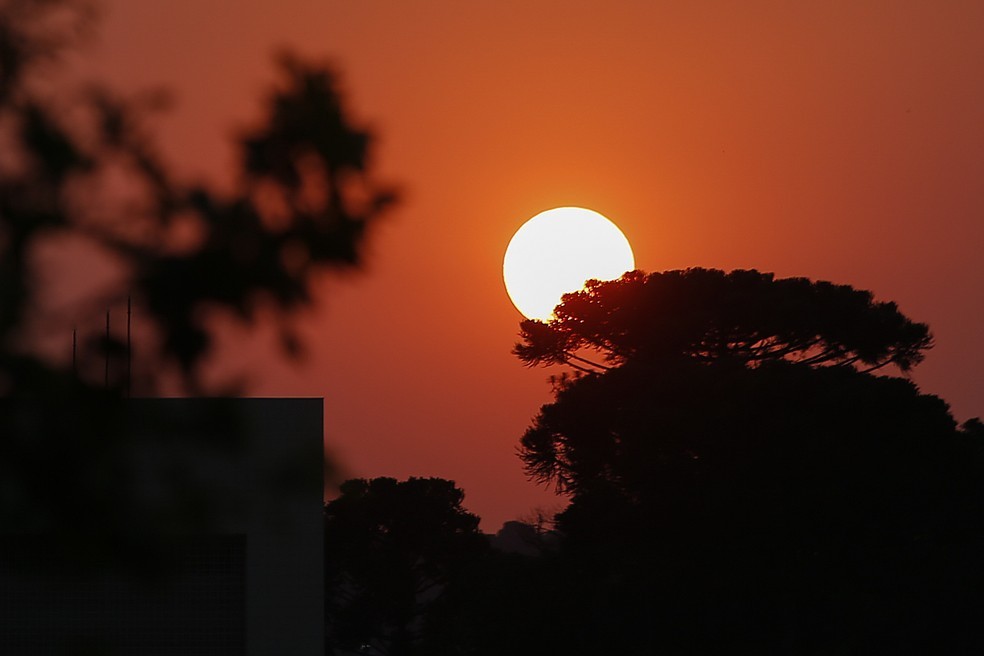 Termômetros em Maringá chegam aos 37,5ºC, por enquanto, a temperatura mais alta do ano