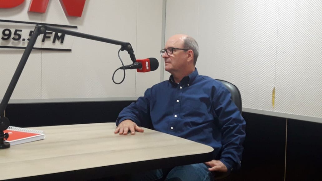 Escrevo e o leitor nem sempre lê com o sentido que escrevi, diz escritor