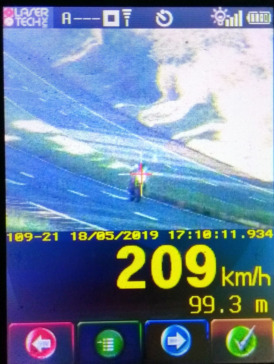 Motociclista flagrado na PR-317 a 209 km/h terá a CNH suspensa